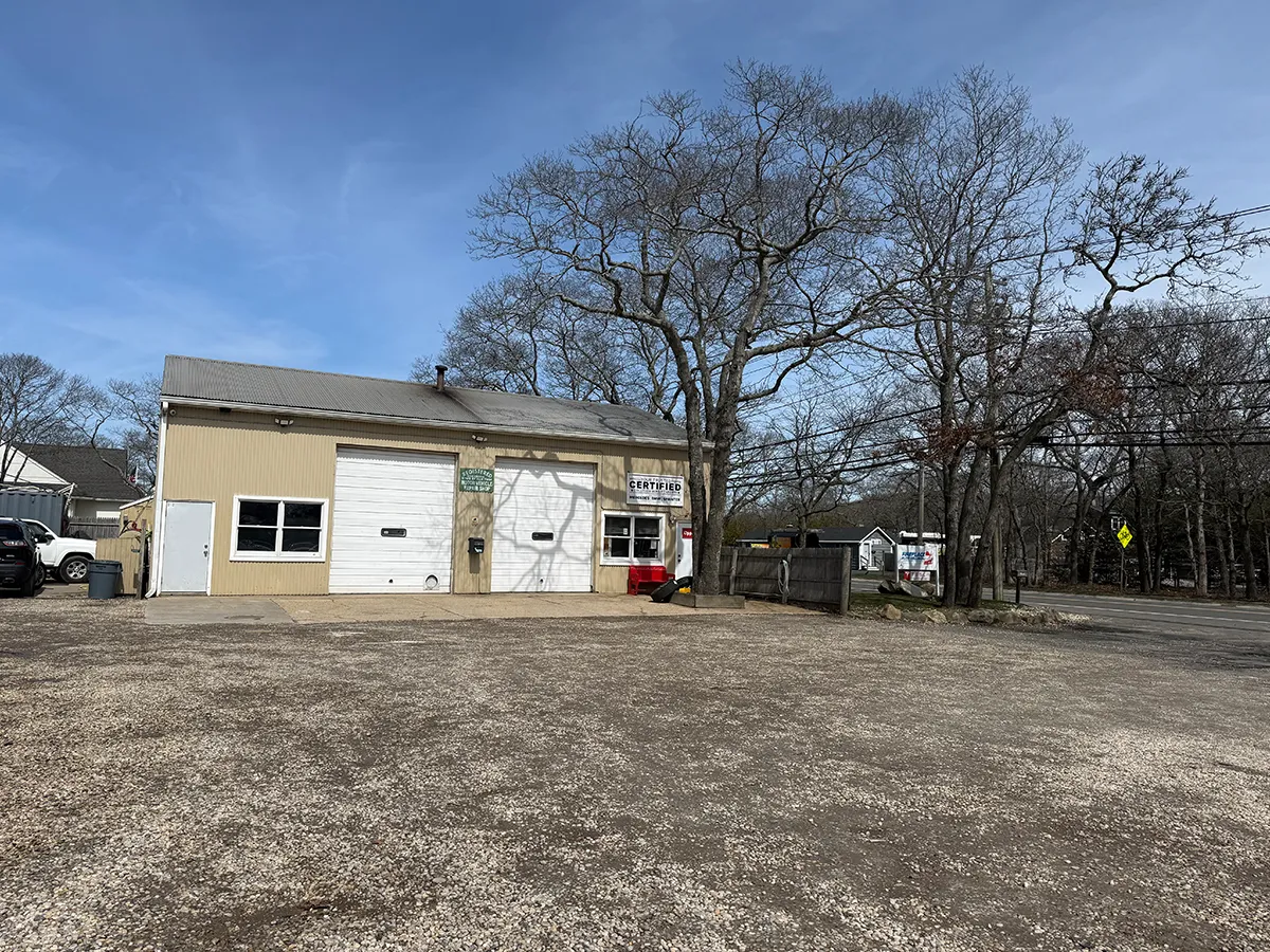 Exterior view of Fireplace Auto Collision facility in East Hampton, NY.